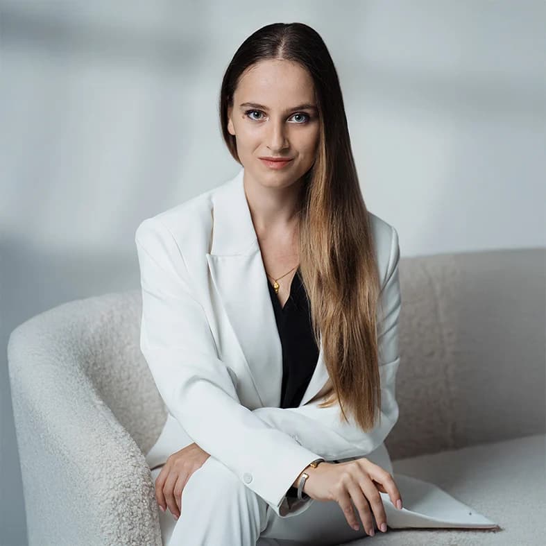 Portret Nadii Sajjad, współzałożycielki LanderAI